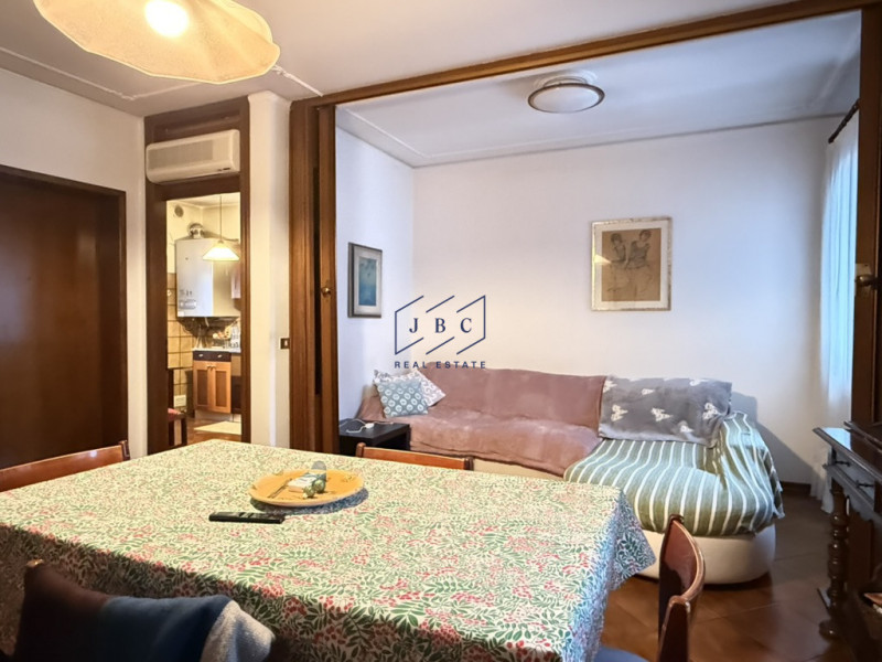 ODERZO - (TV)
Proponiamo in esclusiva un interessante appartamento trilocale situato a pochi pass...