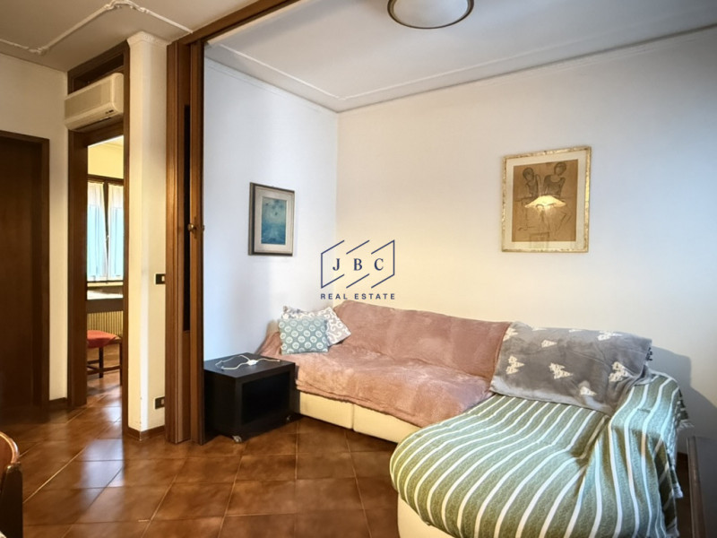 ODERZO - (TV)
Proponiamo in esclusiva un interessante appartamento trilocale situato a pochi pass...