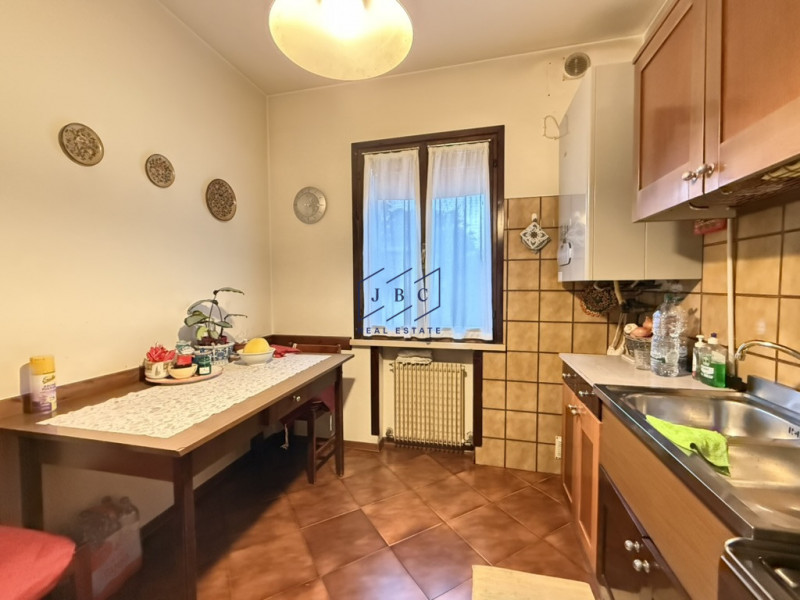 ODERZO - (TV)
Proponiamo in esclusiva un interessante appartamento trilocale situato a pochi pass...