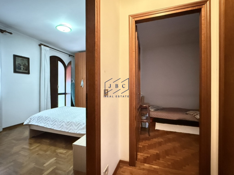 ODERZO - (TV)
Proponiamo in esclusiva un interessante appartamento trilocale situato a pochi pass...