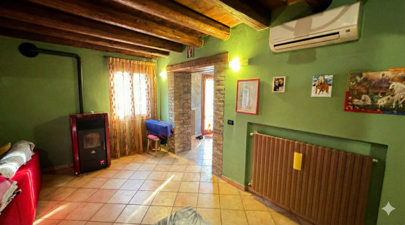 In posizione riservata, seppur comoda alle principali arterie di collegamento, proponiamo questa ...