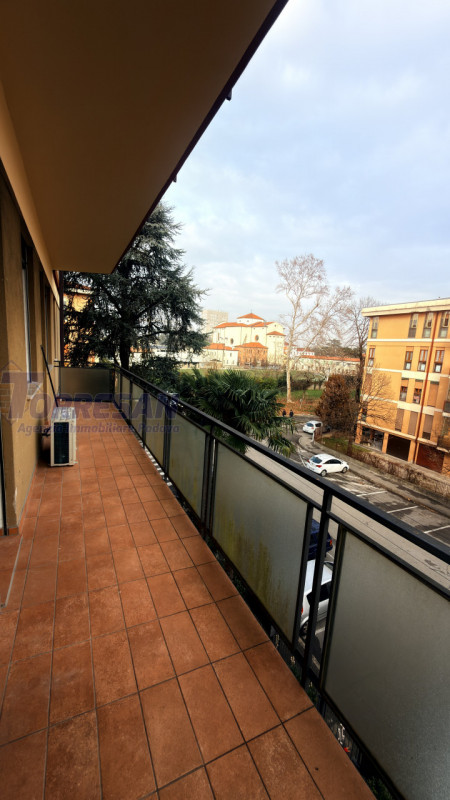 ARCELLA SAN CARLO APPARTAMENTO CON 3 POSTI LETTO PER STUDENTI

Dietro la chiesa di San Carlo, com...