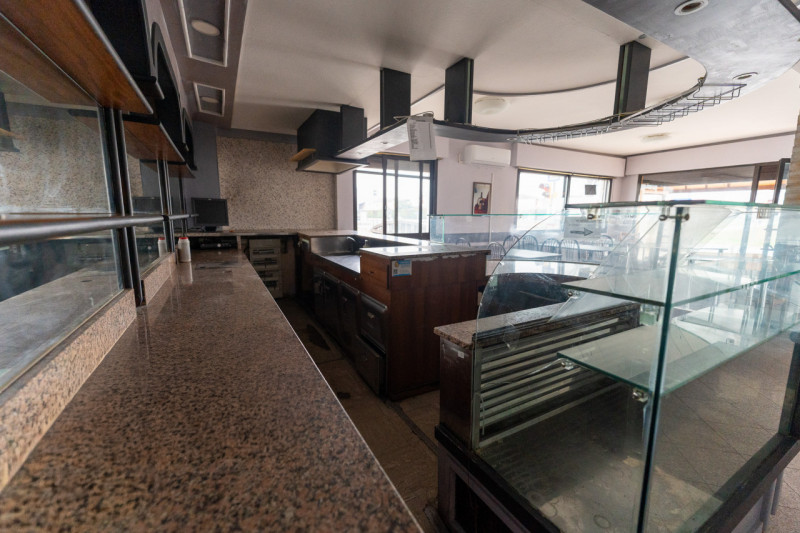 Proponiamo in vendita un'interessante multiproprietà di circa 300 mq situata nel Comune di Brugin...