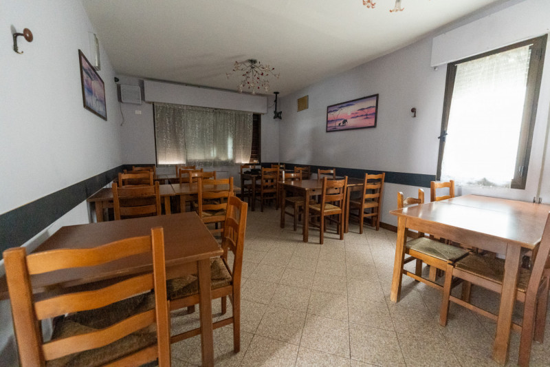 Proponiamo in vendita un'interessante multiproprietà di circa 300 mq situata nel Comune di Brugin...