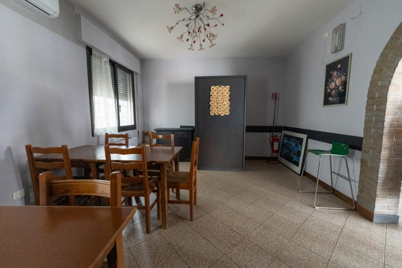 Proponiamo in vendita un'interessante multiproprietà di circa 300 mq situata nel Comune di Brugin...