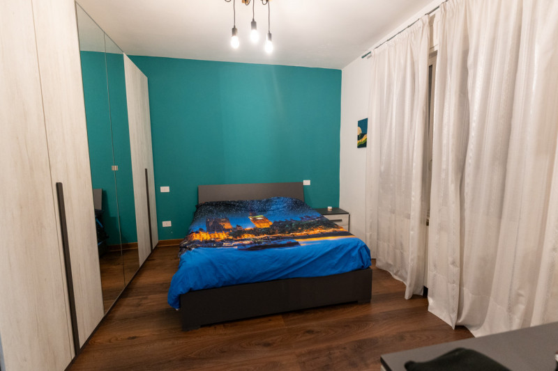 Proponiamo in vendita un'interessante multiproprietà di circa 300 mq situata nel Comune di Brugin...