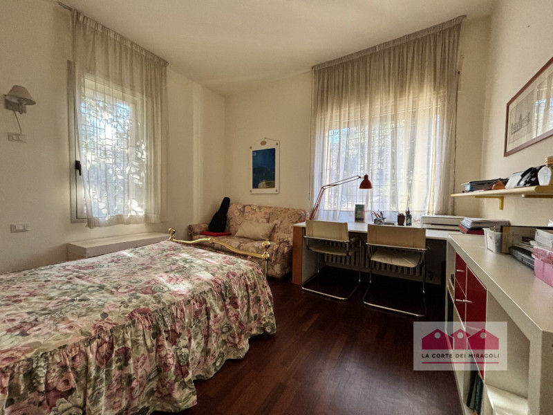 MONTE BERICO: BICAMERE COMPLETAMENTE ARREDATO CON TERRAZZA, GARAGE E CANTINA. RIF. 2223 RICHIESTA...