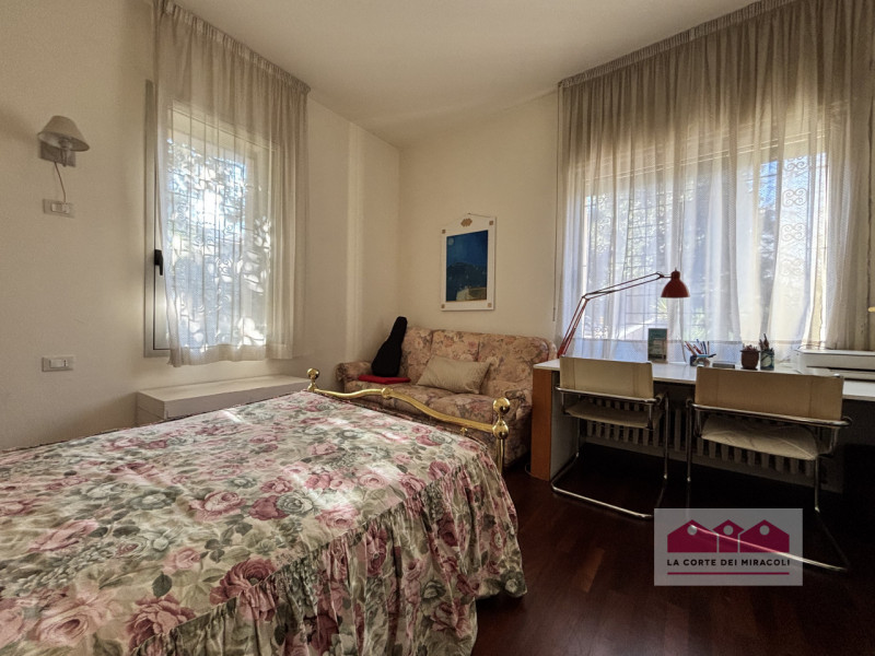 MONTE BERICO: BICAMERE COMPLETAMENTE ARREDATO CON TERRAZZA, GARAGE E CANTINA. RIF. 2223 RICHIESTA...