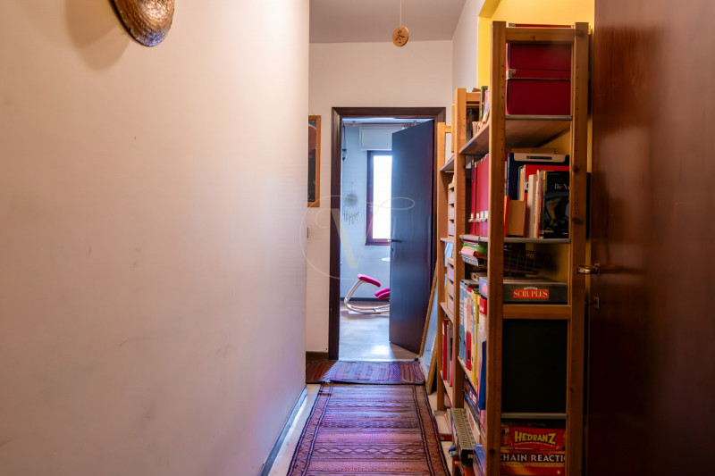 In Via Buonarroti, a due passi dalla stazione e inserito in un contesto residenziale tranquillo, ...