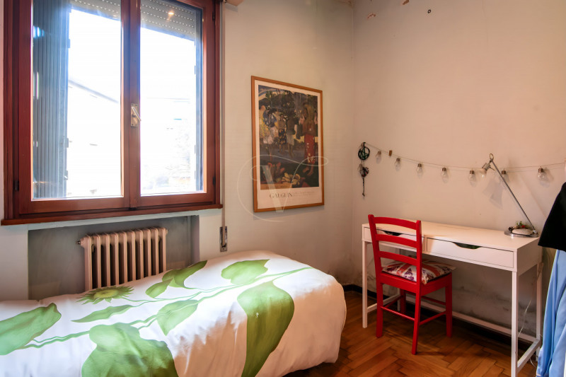 In Via Buonarroti, a due passi dalla stazione e inserito in un contesto residenziale tranquillo, ...