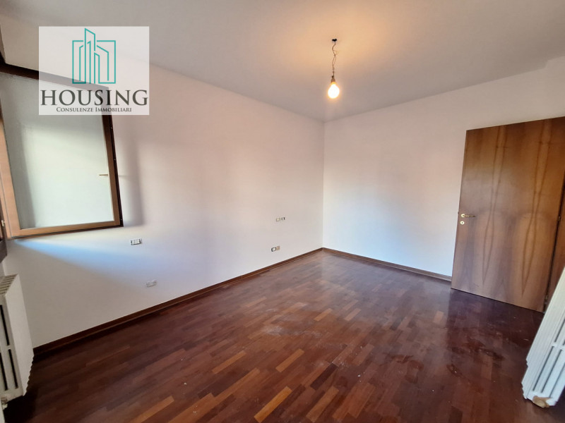 Nel Comune di Abano Terme, nella tranquilla zona del Duomo San Lorenzo, proponiamo un appartament...