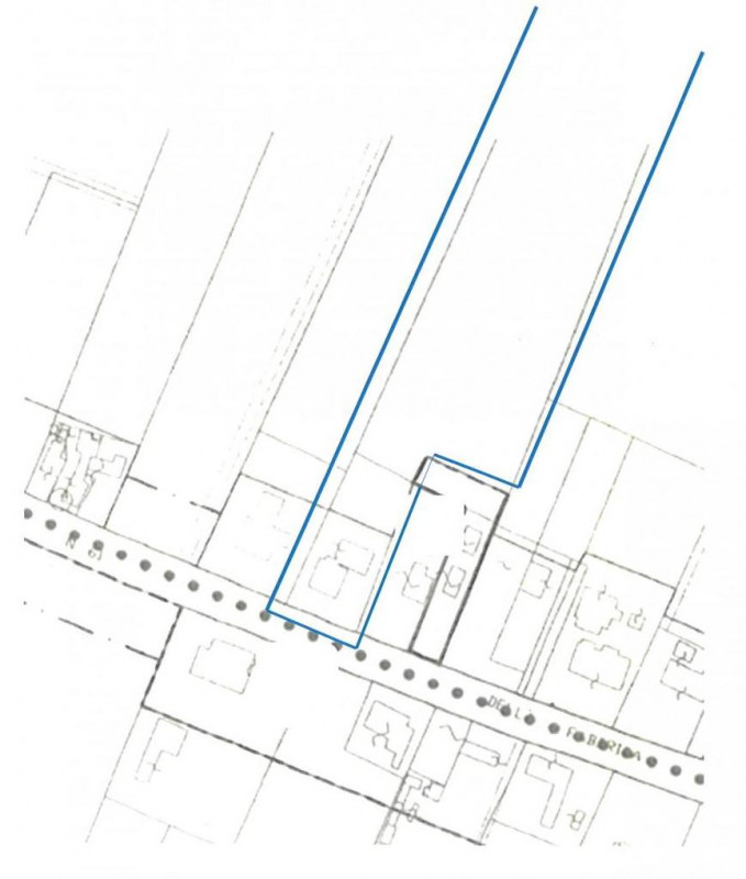 Proponiamo, a Giarre di Abano Terme, una particolare proprietà composta da una casa singola da ri...