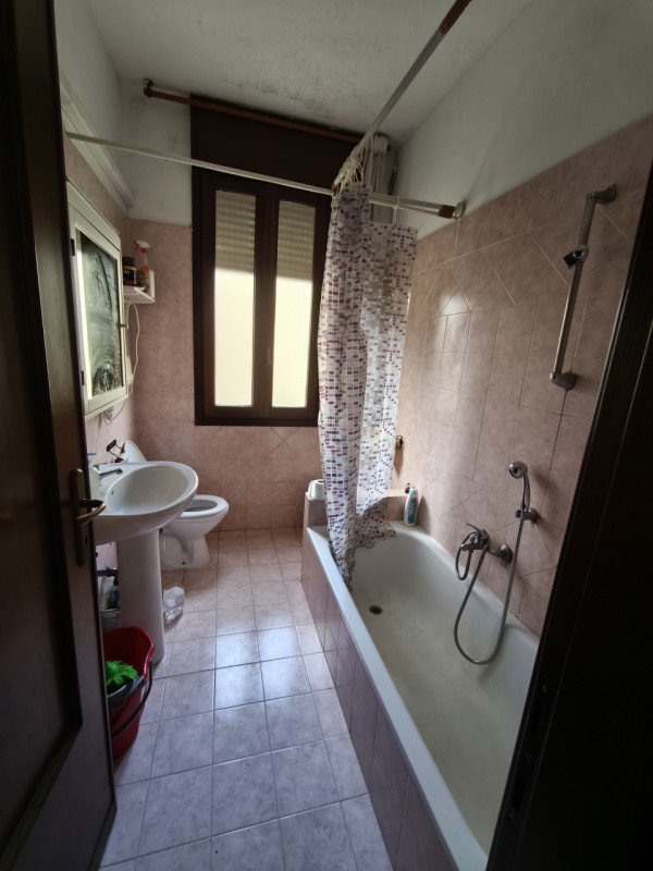 Nel rinomato quartiere di Sant’Osvaldo a Padova proponiamo in vendita un appartamento trilocale a...