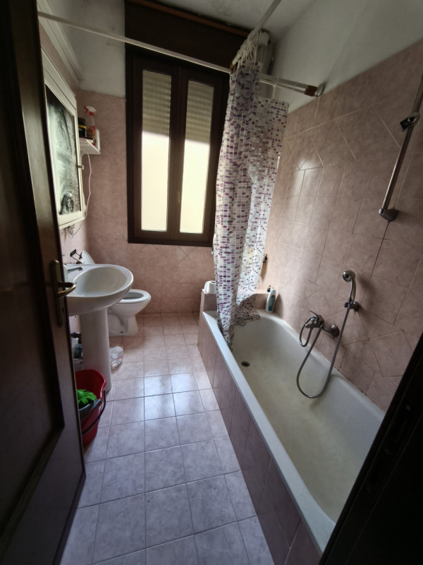 Nel rinomato quartiere di Sant’Osvaldo a Padova proponiamo in vendita un appartamento trilocale a...