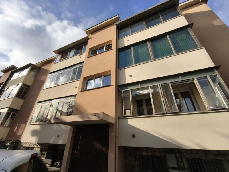 Nel rinomato quartiere di Sant’Osvaldo a Padova proponiamo in vendita un appartamento trilocale a...