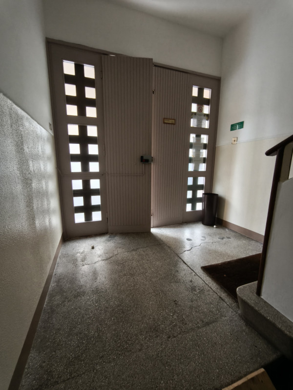 Nel rinomato quartiere di Sant’Osvaldo a Padova proponiamo in vendita un appartamento trilocale a...