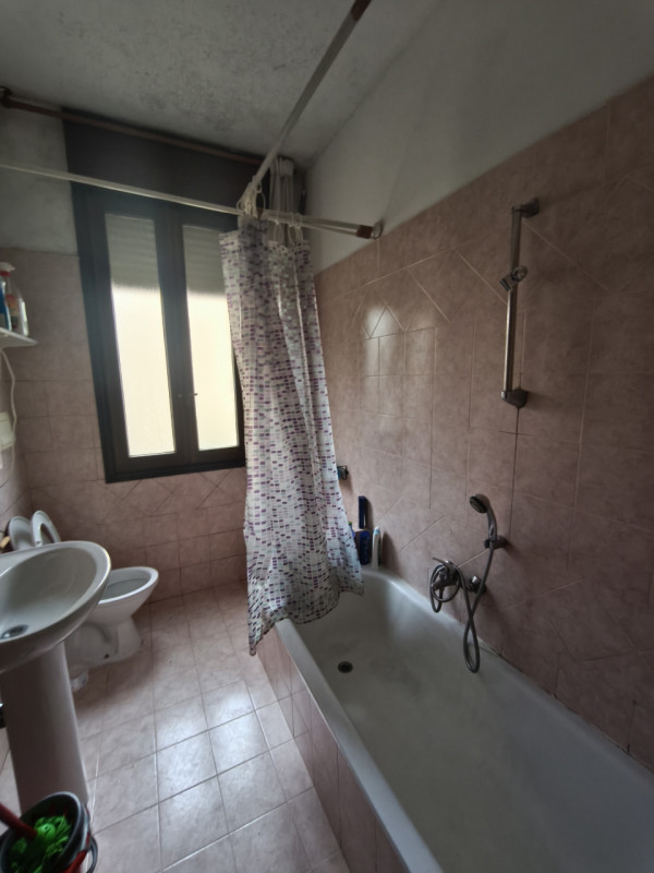 Nel rinomato quartiere di Sant’Osvaldo a Padova proponiamo in vendita un appartamento trilocale a...