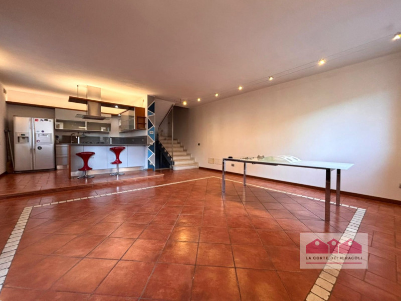 LUMIGNANO: IN UNA DELLE ZONE PIÙ RICERCATE DEL COMUNE DI LONGARE, PROPONIAMO IN AFFITTO SPLENDIDA...