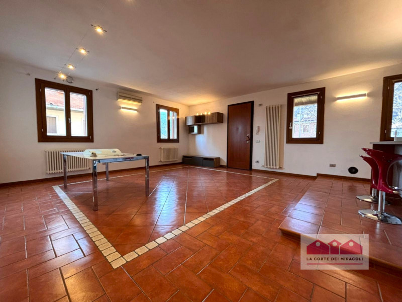 LUMIGNANO: IN UNA DELLE ZONE PIÙ RICERCATE DEL COMUNE DI LONGARE, PROPONIAMO IN AFFITTO SPLENDIDA...