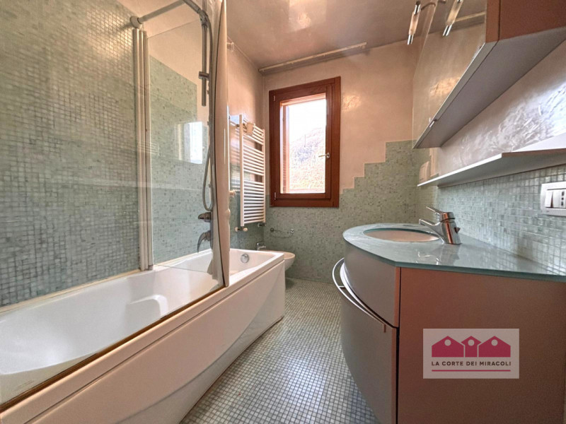 LUMIGNANO: IN UNA DELLE ZONE PIÙ RICERCATE DEL COMUNE DI LONGARE, PROPONIAMO IN AFFITTO SPLENDIDA...