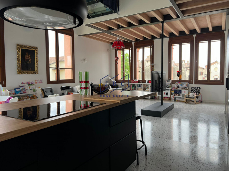 PORTOBUFFOLE' - (TV)
Immagina di vivere nel cuore di uno dei Borghi più Belli e piccoli d'Italia,...