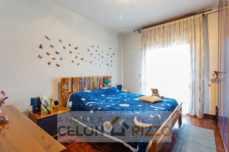 Nel cuore di Conselve, con tutti i servizi letteralmente sotto casa, proponiamo un appartamento u...