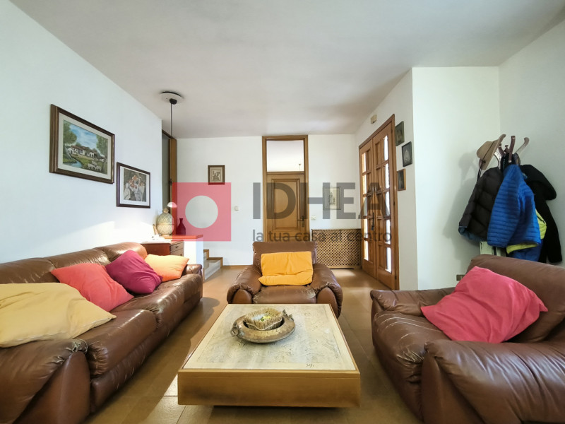 SILEA: CENTRO

In centro al paese, con tutti i servizi raggiungibili a piedi tra cui scuole, pani...