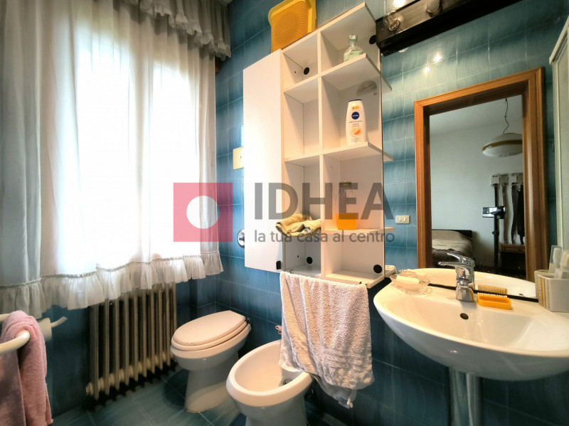 SILEA: CENTRO

In centro al paese, con tutti i servizi raggiungibili a piedi tra cui scuole, pani...