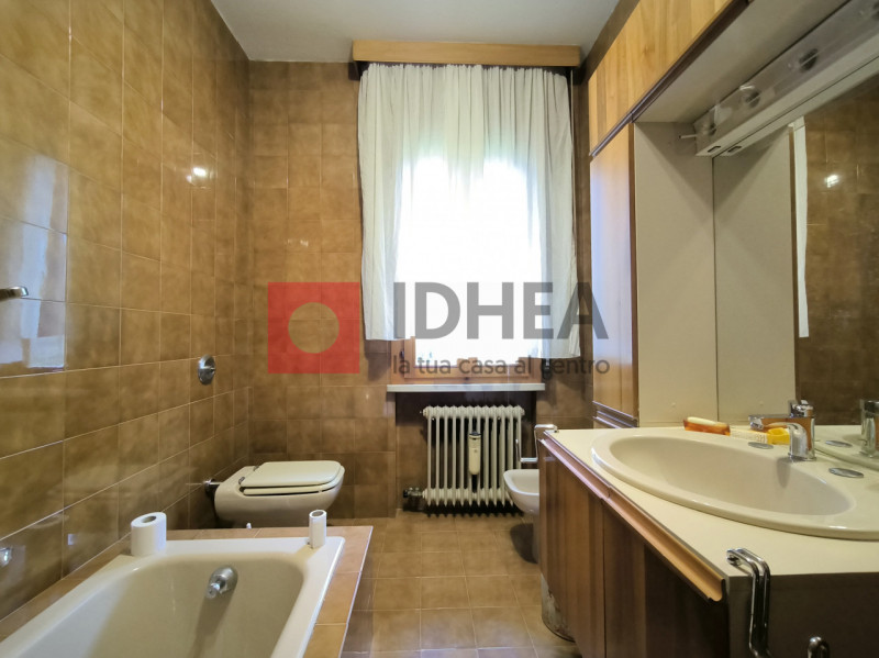 SILEA: CENTRO

In centro al paese, con tutti i servizi raggiungibili a piedi tra cui scuole, pani...