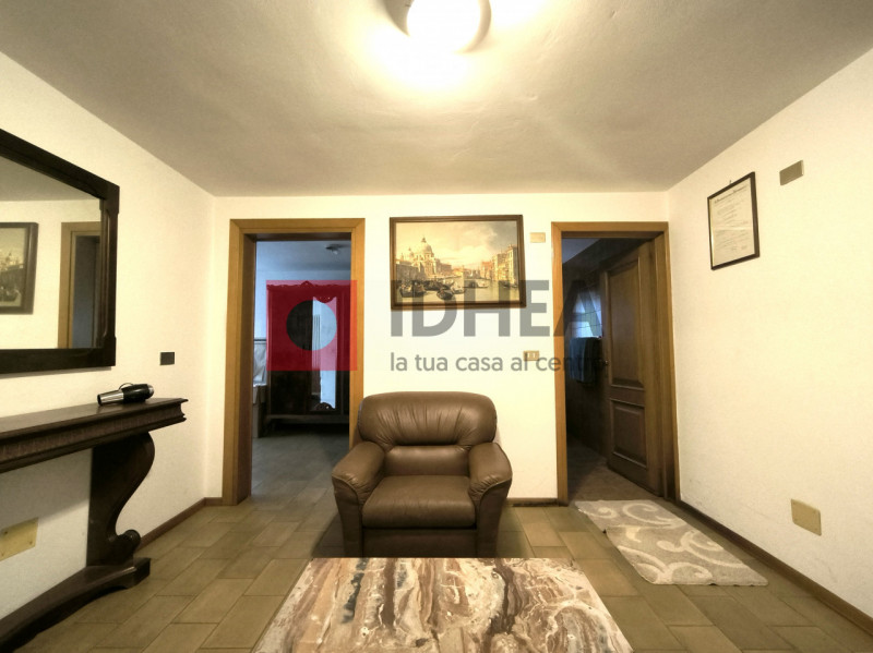 SILEA: CENTRO

In centro al paese, con tutti i servizi raggiungibili a piedi tra cui scuole, pani...