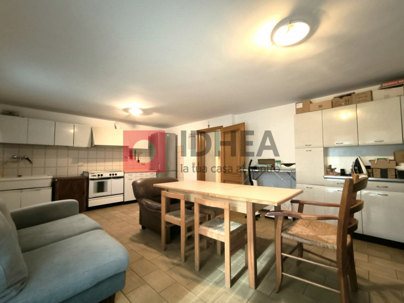 SILEA: CENTRO

In centro al paese, con tutti i servizi raggiungibili a piedi tra cui scuole, pani...