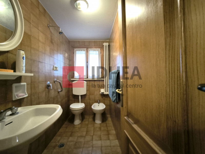 SILEA: CENTRO

In centro al paese, con tutti i servizi raggiungibili a piedi tra cui scuole, pani...