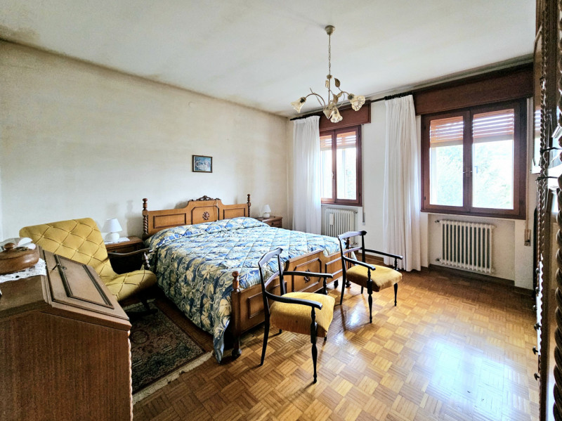 A Cinto Euganeo, in una posizione comoda e centrale, proponiamo in vendita abitazione singola, co...