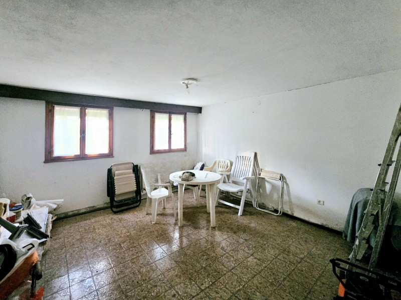 A Cinto Euganeo, in una posizione comoda e centrale, proponiamo in vendita abitazione singola, co...