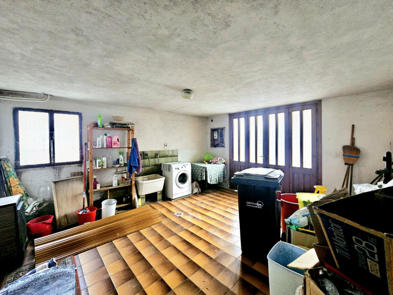 A Cinto Euganeo, in una posizione comoda e centrale, proponiamo in vendita abitazione singola, co...