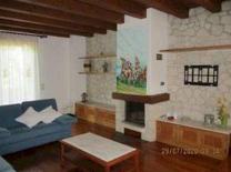 Rif. A.A.415-18

Vendita all'asta - villino su 3 livelli con giardino in data 27 febbraio 2026

D...