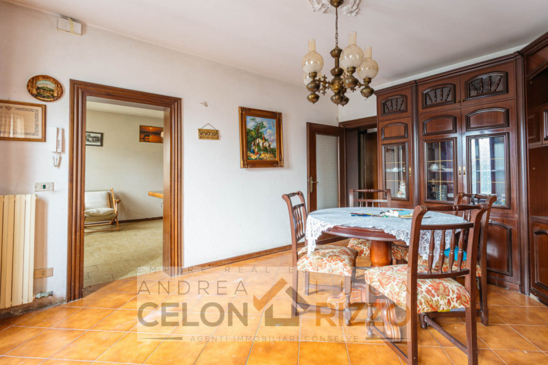 Immersa nella tranquillità della campagna di Arre, dove il tempo sembra scorrere con un ritmo più...