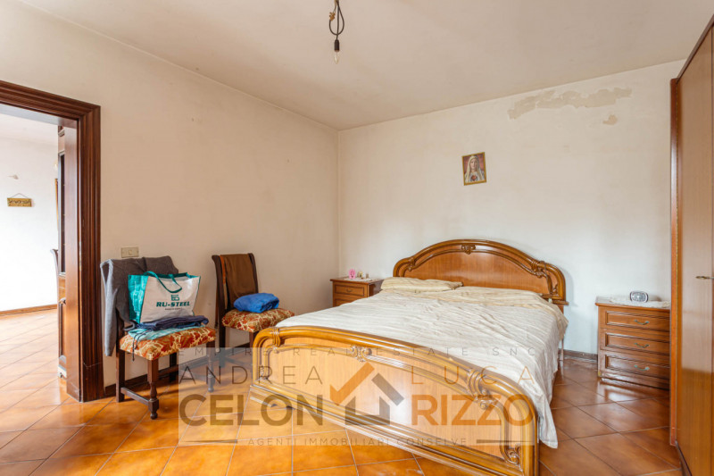 Immersa nella tranquillità della campagna di Arre, dove il tempo sembra scorrere con un ritmo più...