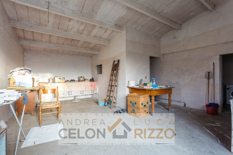 Immersa nella tranquillità della campagna di Arre, dove il tempo sembra scorrere con un ritmo più...