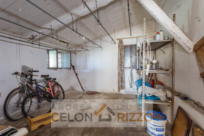 Immersa nella tranquillità della campagna di Arre, dove il tempo sembra scorrere con un ritmo più...