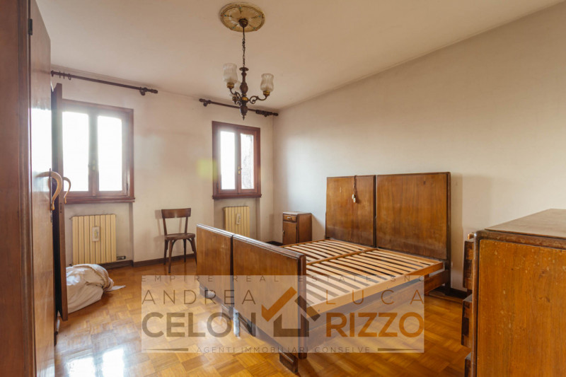 Immersa nella tranquillità della campagna di Arre, dove il tempo sembra scorrere con un ritmo più...