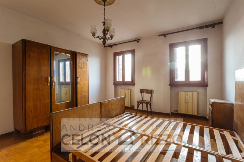 Immersa nella tranquillità della campagna di Arre, dove il tempo sembra scorrere con un ritmo più...