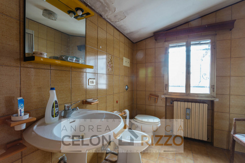 Immersa nella tranquillità della campagna di Arre, dove il tempo sembra scorrere con un ritmo più...