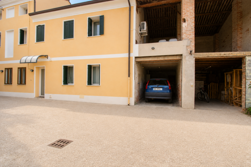 BOLZANO VICENTINO. 

In pieno centro paese, proponiamo in vendita una casa terracielo che ti stup...