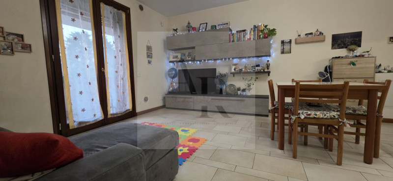 VIGODARZERE: Proponiamo, in esclusiva, a pochi passi dal centro su recente palazzina, un'incantev...