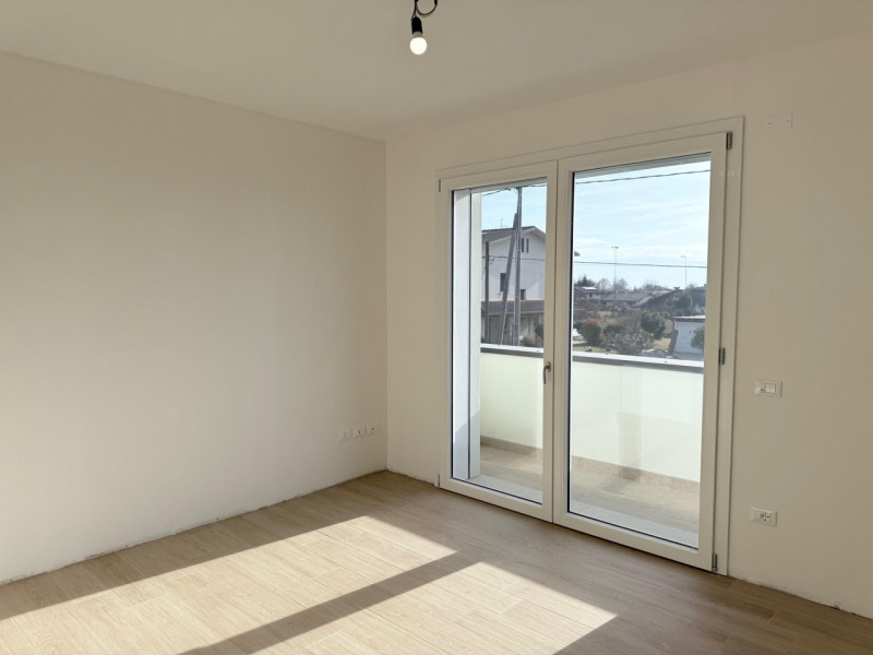 (Per INFO Fabrizio 333 7743912) Nel cuore del comune di Fonte, precisamente nella tranquilla e be...