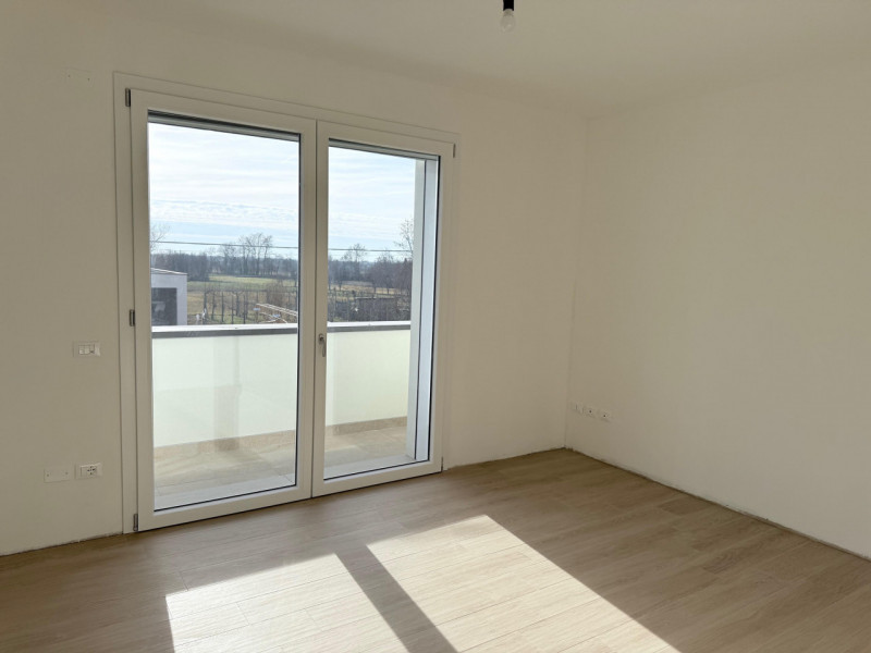 (Per INFO Fabrizio 333 7743912) Nel cuore del comune di Fonte, precisamente nella tranquilla e be...