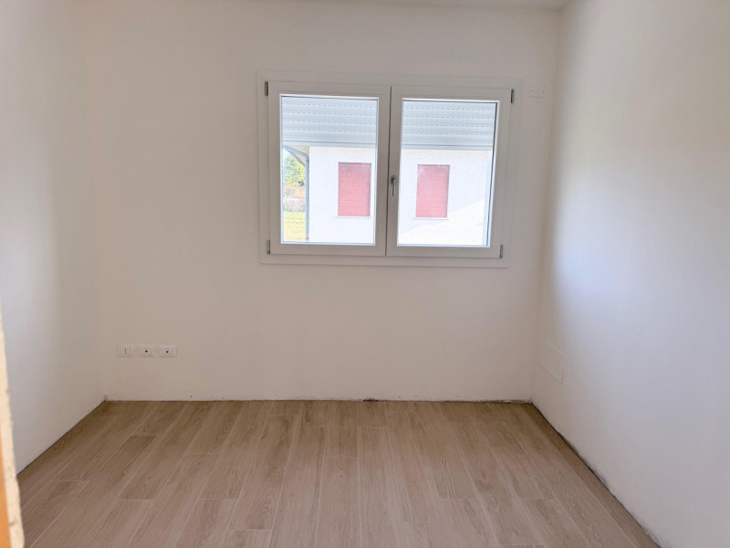 (Per INFO Fabrizio 333 7743912) Nel cuore del comune di Fonte, precisamente nella tranquilla e be...