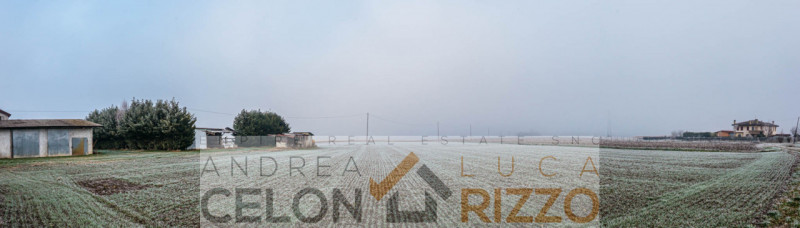 Proponiamo in vendita terreno agricolo situato ad Arre, in via Cristo, in una posizione comoda e ...