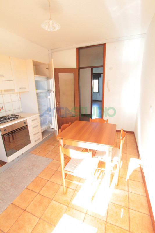 Caldogno - Rettorgole: posto in zona tranquilla con vista sul verde, proponiamo in locazione un a...